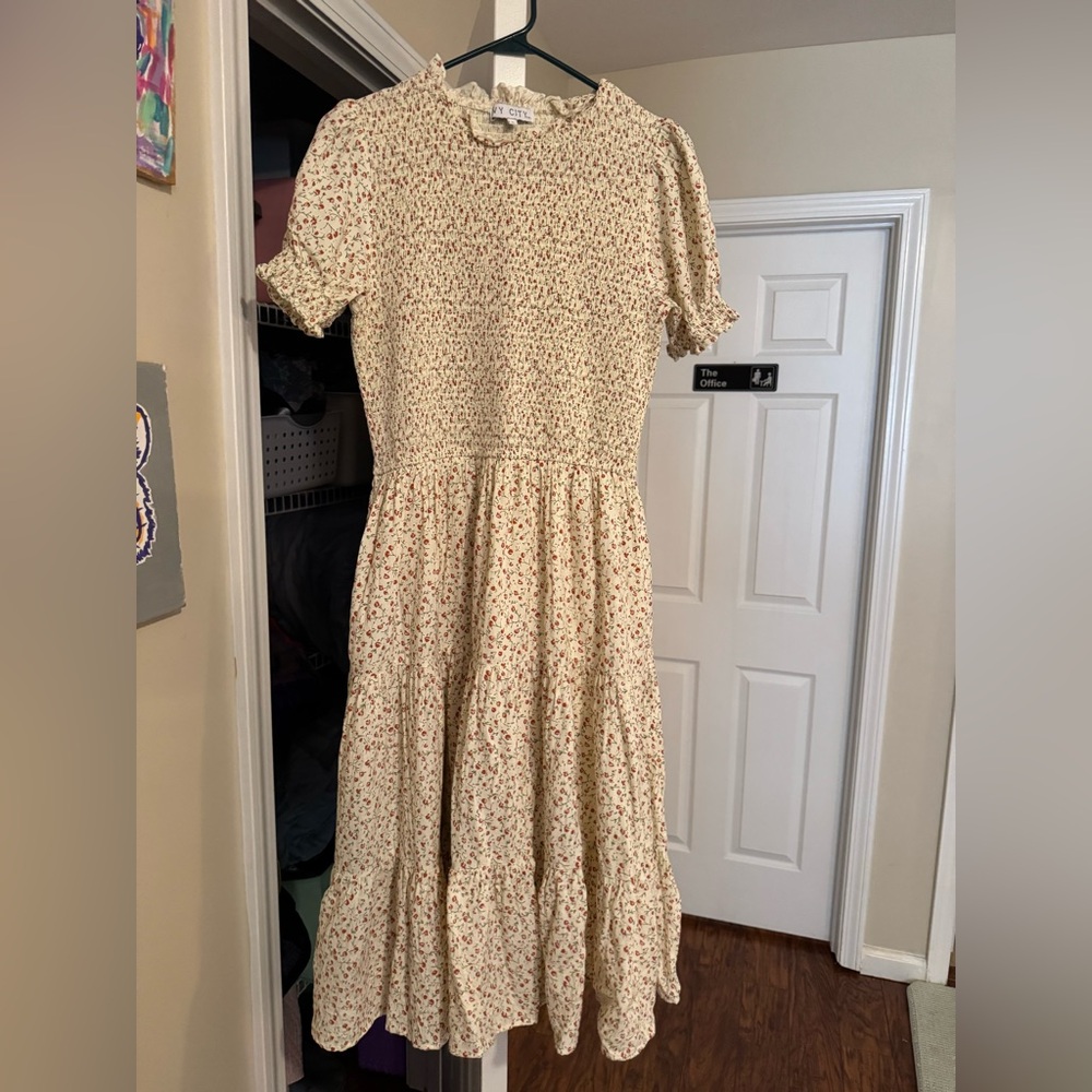 Ivy City Co. Delia Dress in Ditsy Floral Dress with POCKETS!